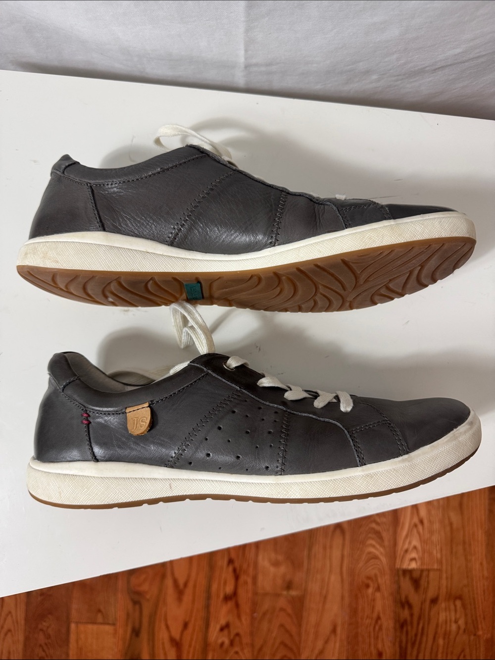 Josef Seibel Men's Dark Gray Leather Lace-Up Sneakers with White Laces